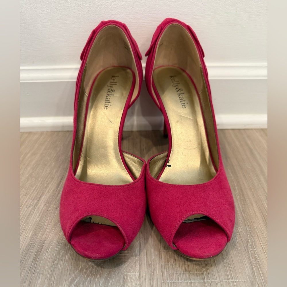 Kelly & Katie Raspberry Magenta Peep Toe Heels w/ Bow – Size 7.5